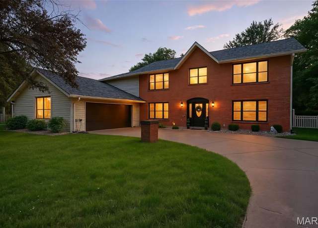 Property at 819 Colleen Dr, O'fallon, MO 63366, 3 beds, 2.5 baths