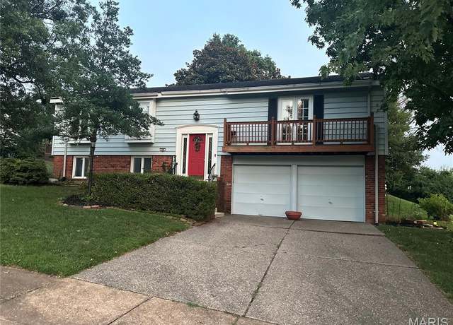Property at 208 Greenmore Dr, Ballwin, MO 63011, 4 beds, 3 baths