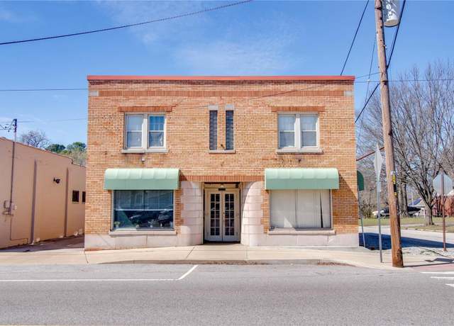 Property at 2356 State St, Alton, IL 62002, 6 beds, 4 baths