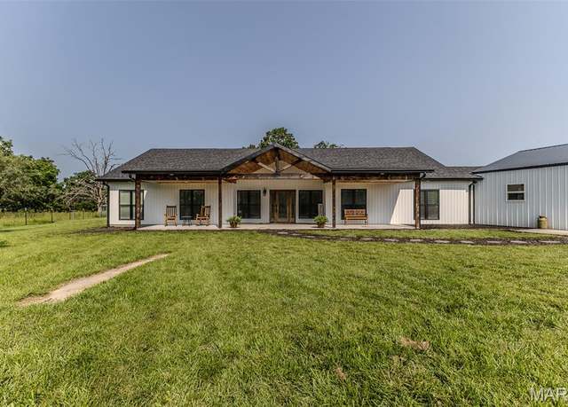 Property at 15191 Pecan Dr, Lebanon, MO 65536, 4 beds, 2.5 baths