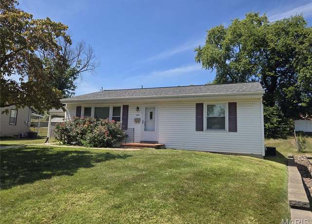 Property at 1807 W Clark St, St Charles, MO 63301, 2 beds, 2 baths