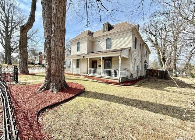 Property at 609 West Columbia St, Farmington, MO 63640, 5 beds, 3.5 baths