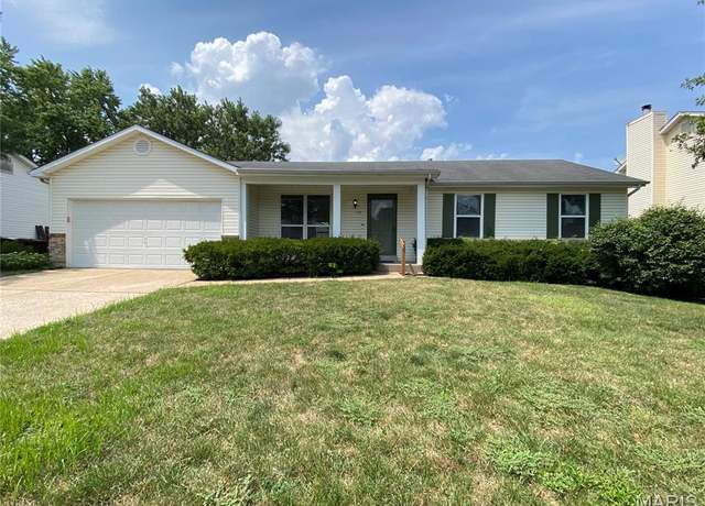 Property at 747 Estes Park Dr, St Peters, MO 63376, 3 beds, 2 baths