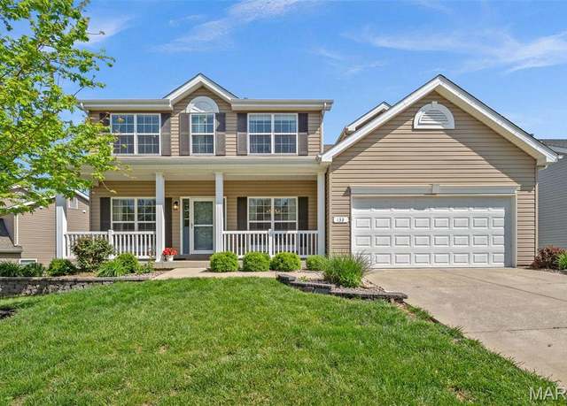 Property at 133 Hidden Bluffs Dr, Lake St Louis, MO 63367, 5 beds, 3.5 baths