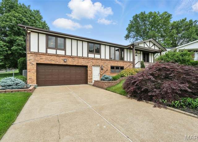 Property at 4671 Colima Ct, St Louis, MO 63128, 3 beds, 2.5 baths