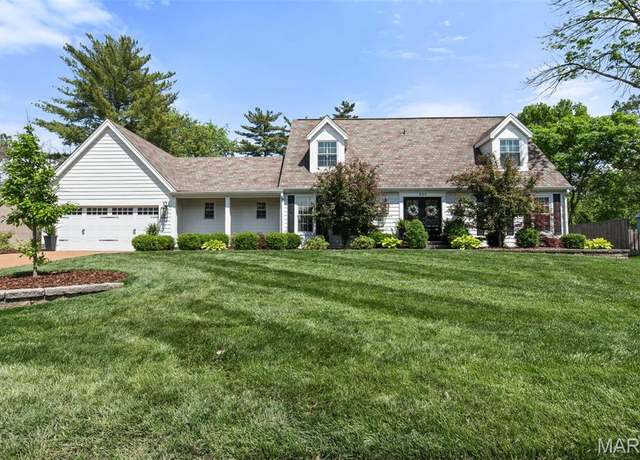 Property at 834 Twin Pine Drive Dr, Kirkwood, MO 63122, 4 beds, 3.5 baths