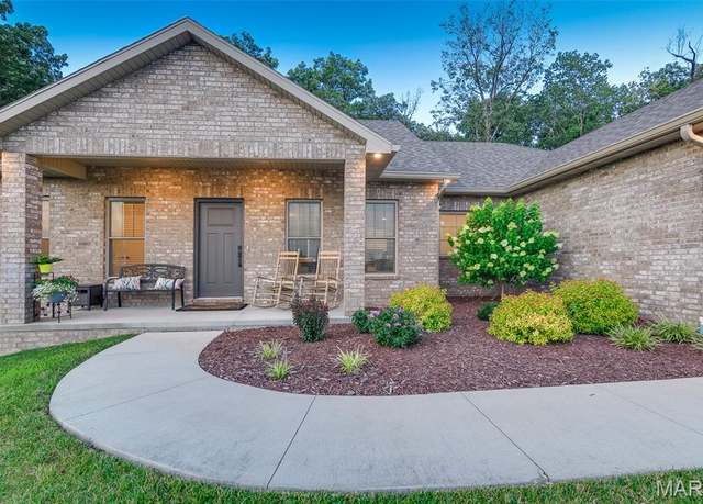 Property at 5600 Sweet Springs Ct, Jefferson City, MO 65109, 4 beds, 3 baths