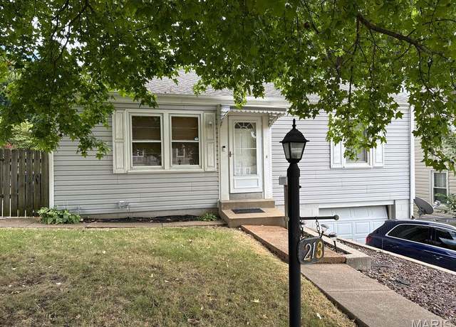 Property at 218 N Marguerite Ave, Ferguson, MO 63135, 2 beds, 1 bath