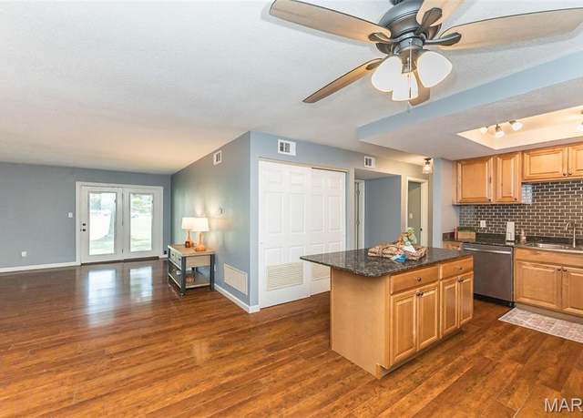 Property at 1400 Heritage Lndg #103, St Charles, MO 63303, 2 beds, 2 baths