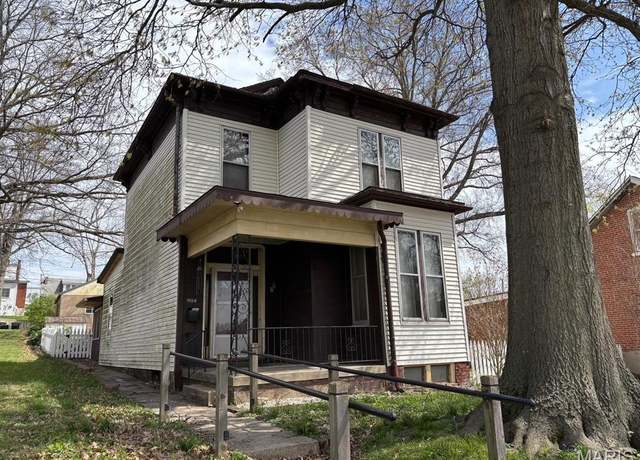 Property at 904 S Jackson St, Belleville, IL 62220, 2 beds, 2 baths