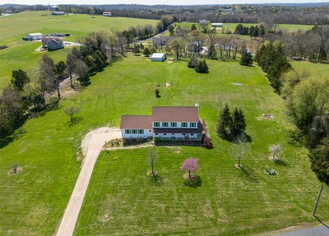 Property at 3250 Equestrian Dr, Festus, MO 63028, 4 beds, 2.5 baths