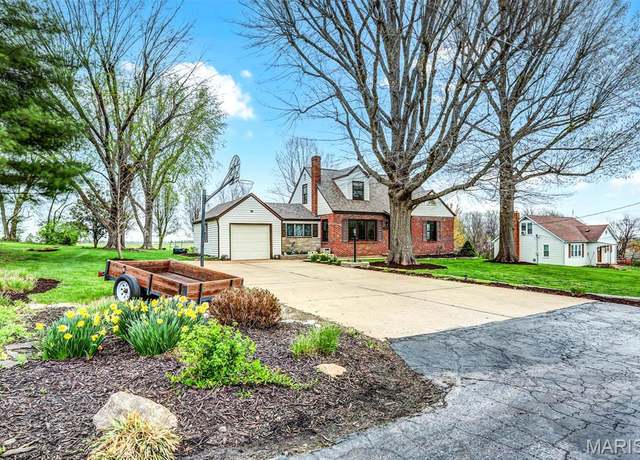 Property at 765 Pottery Tower Ln, Washington, MO 63090, 4 beds, 2.5 baths