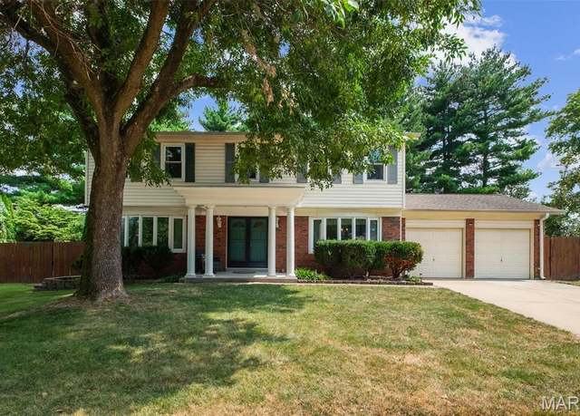 Property at 1702 Pensacola Dr, St Louis, MO 63146, 4 beds, 2.5 baths