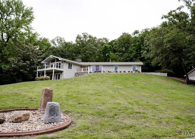 Property at 11 Dumaine St, Cape Girardeau, MO 63701, 4 beds, 3.5 baths