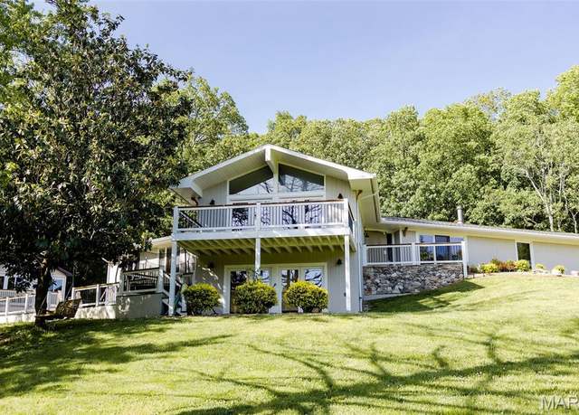 Property at 11 Dumaine St, Cape Girardeau, MO 63701, 4 beds, 3.5 baths