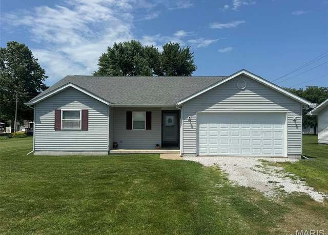 Property at 512 S Border St, Monroe City, MO 63456, 3 beds, 2 baths