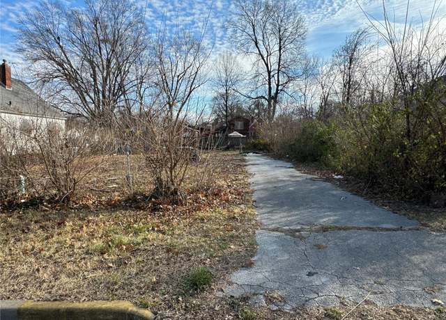 Property at 524 N 8th St N, St Charles, MO 63301