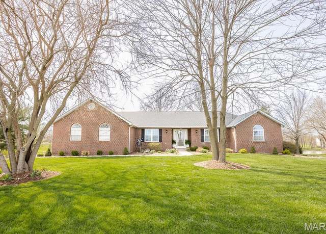 Property at 5213 Live Oak Dr, Smithton, IL 62285, 4 beds, 3 baths