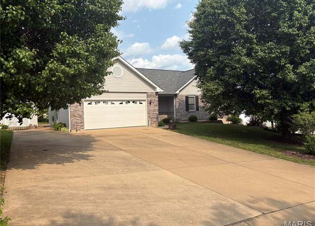 Property at 394 Bridgewater Heights Dr, Villa Ridge, MO 63089, 3 beds, 3 baths