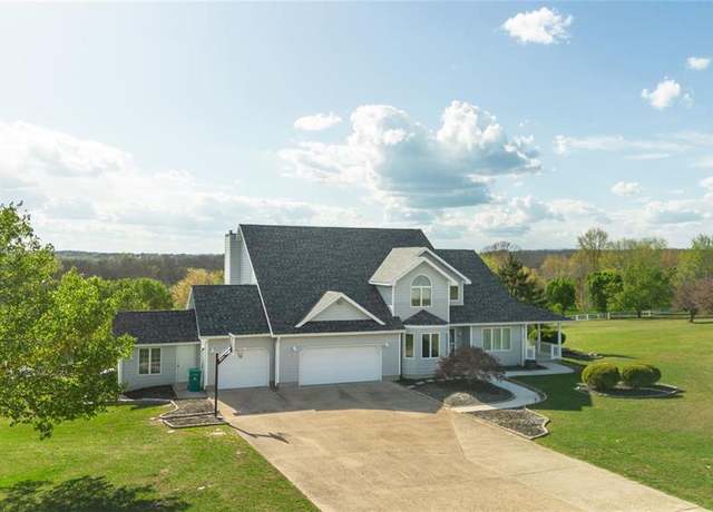 Property at 10605 Larson Ln, Rolla, MO 65401, 5 beds, 4.5 baths