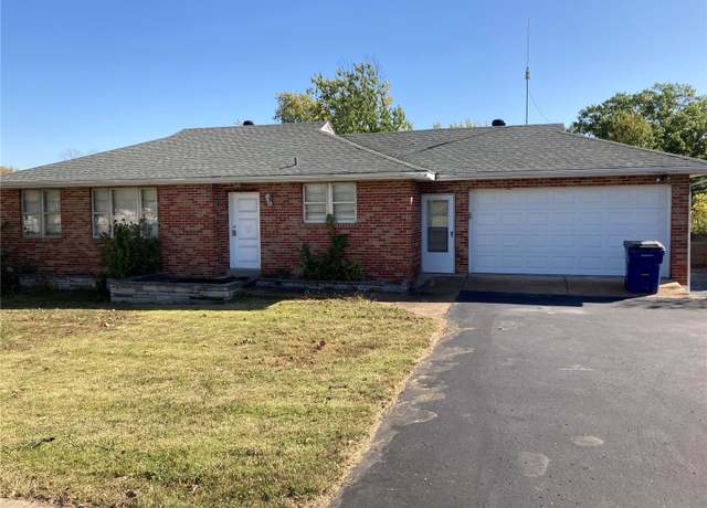 Property at 4460 Telegraph Rd, St Louis, MO 63129, 3 beds, 2 baths