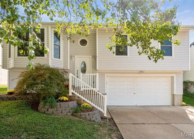 Property at 318 Green Jade Estates Dr, Fenton, MO 63026, 3 beds, 3 baths