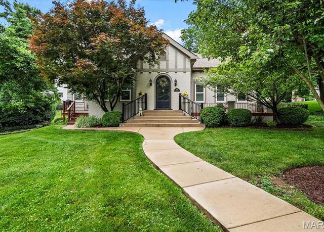 Property at 330 Chestnut Ave, Webster Groves, MO 63119, 4 beds, 2.5 baths