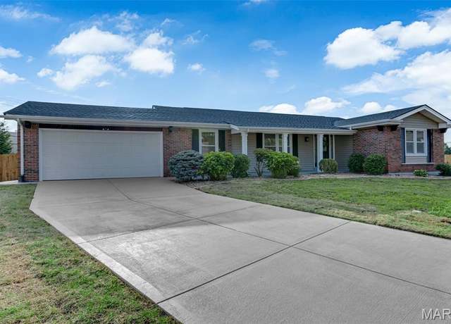 Property at 9 Pittsfield Ct, Chesterfield, MO 63017, 4 beds, 3 baths
