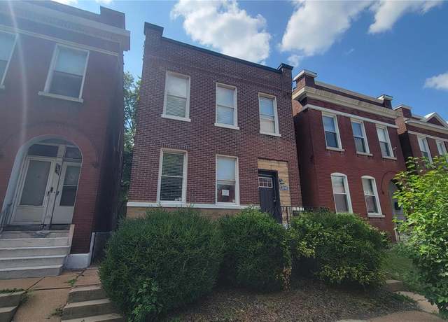 Property at 3253 Texas Ave, St Louis, MO 63118, 3 beds, 2.5 baths