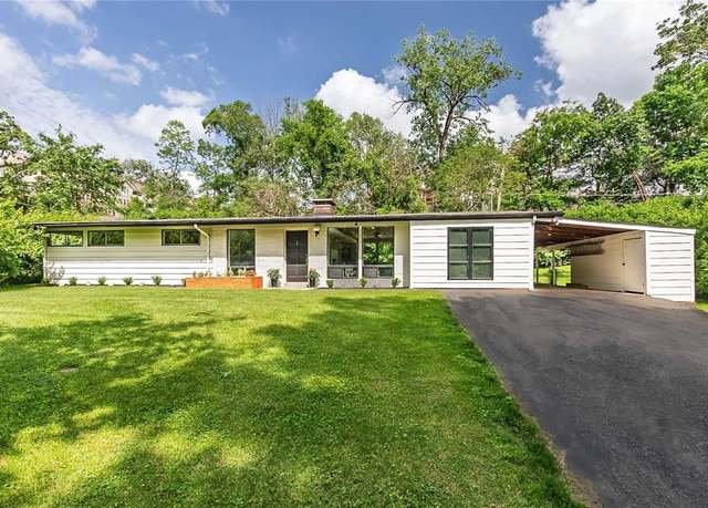 Property at 1204 Dubois Ct, St Louis, MO 63122, 4 beds, 2 baths