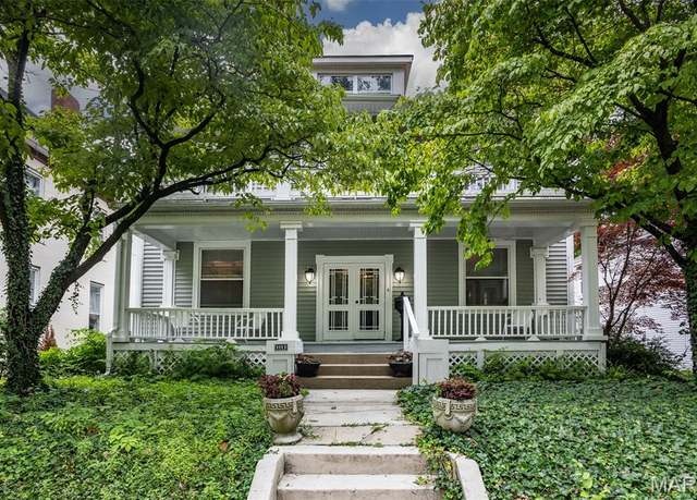 Property at 1113 State St, Alton, IL 62002, 4 beds, 2 baths