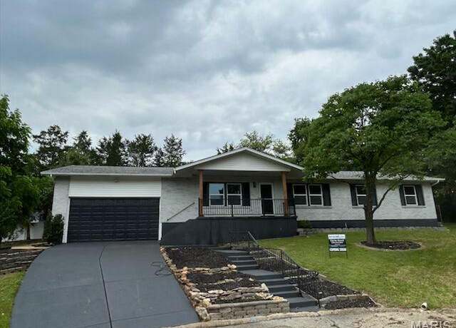 Property at 2019 San Pedro Dr, Arnold, MO 63010, 4 beds, 2 baths