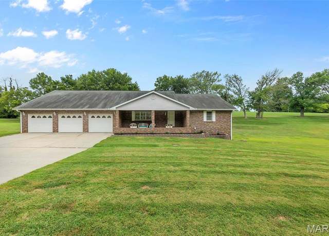 Property at 190 Paiute Ln, Cape Girardeau, MO 63701, 4 beds, 4 baths