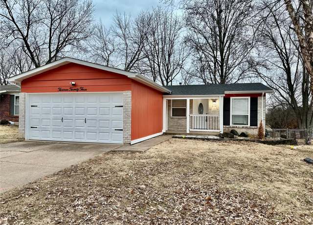 Property at 1323 Kew Gardens Dr, Florissant, MO 63031, 4 beds, 2 baths