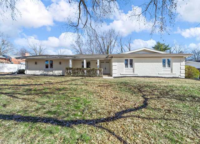 Property at 86 Heather View Dr, Chesterfield, MO 63017, 5 beds, 3.5 baths