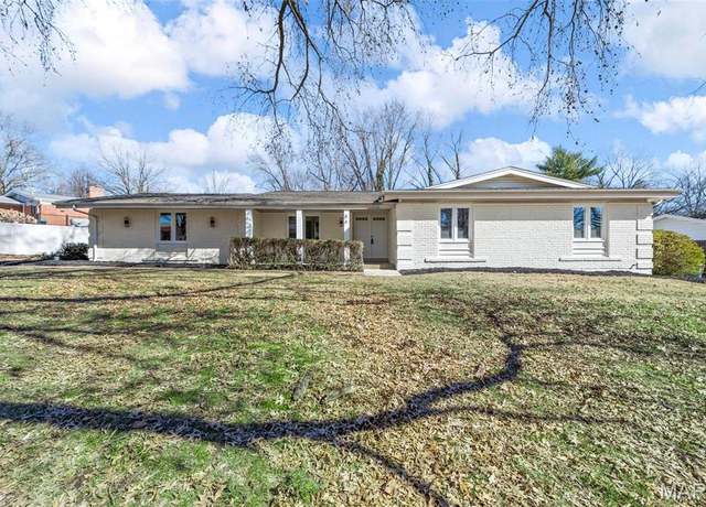 Property at 86 Heather View Dr, Chesterfield, MO 63017, 5 beds, 3.5 baths