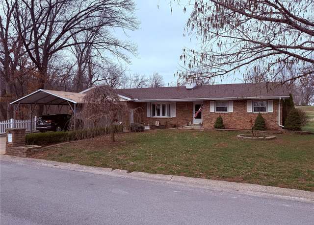 Property at 21 Park Terrace Dr, Hannibal, MO 63401, 4 beds, 3.5 baths