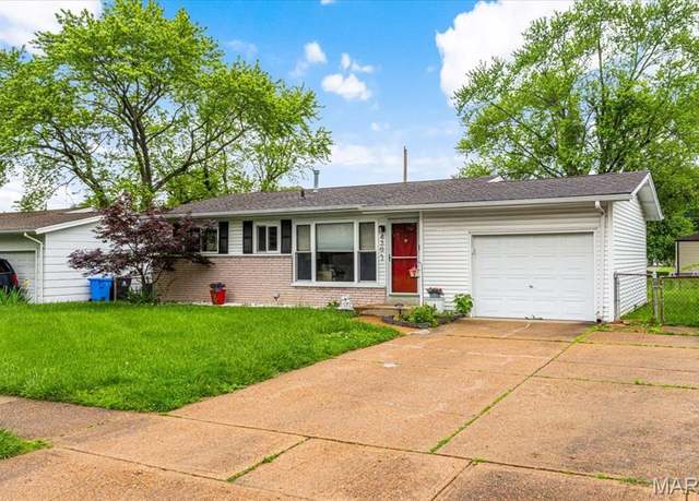 Property at 830 Carmelita Ln, Florissant, MO 63031, 3 beds, 1.5 baths