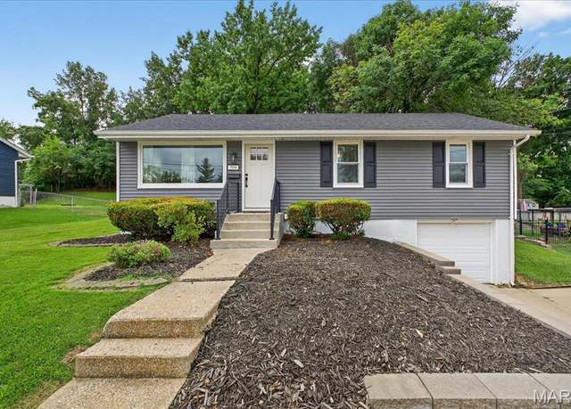 Property at 306 E Pitman St, O'fallon, MO 63366, 3 beds, 1 bath