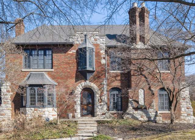 Property at 364 Mission Ct, St Louis, MO 63130, 4 beds, 3.5 baths