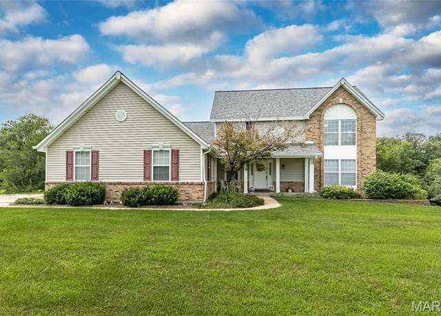 Property at 1329 Lakeway Dr, Defiance, MO 63341, 4 beds, 3.5 baths
