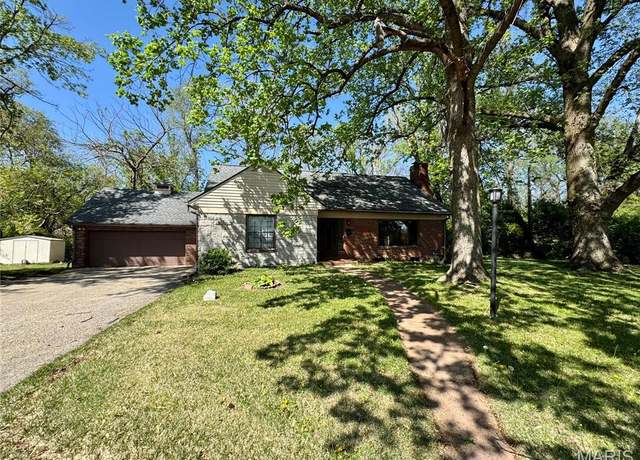 Property at 5 Notre Dame Hls, Belleville, IL 62223, 3 beds, 2 baths