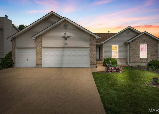 Property at 1421 N Woods Dr, Festus, MO 63028, 4 beds, 2.5 baths