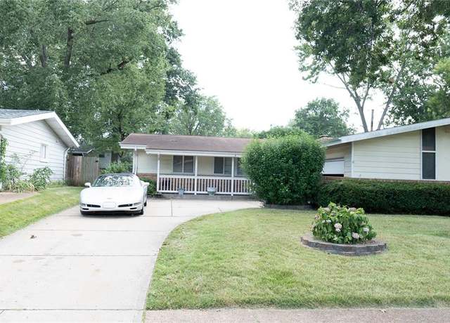 Property at 3180 Kingsley Dr, Florissant, MO 63033, 4 beds, 2 baths