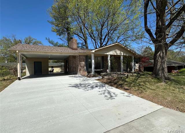 Property at 2504 Tulip Ln, Cape Girardeau, MO 63701, 3 beds, 2 baths