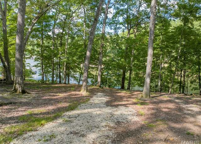Property at 400 Graceland Pt, Camdenton, MO 65324
