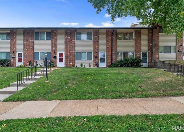 Property at 9070 Villaridge Ct, St Louis, MO 63123, 3 beds, 1.5 baths