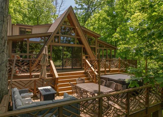 Property at 2349 Trautwein Dr, Innsbrook, MO 63390, 3 beds, 2 baths