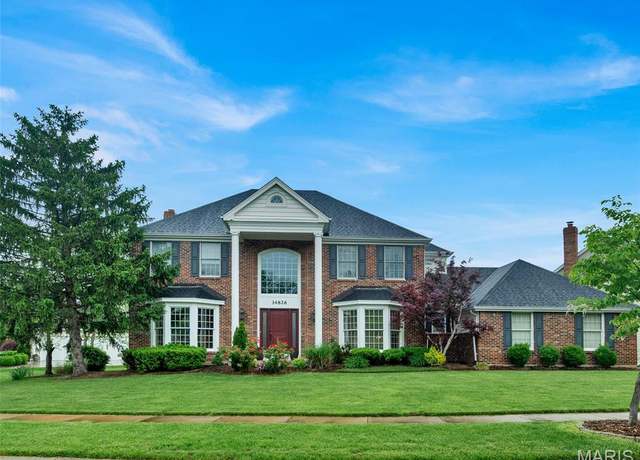 Property at 14826 Straub Hill Ln, Chesterfield, MO 63017, 4 beds, 4.5 baths