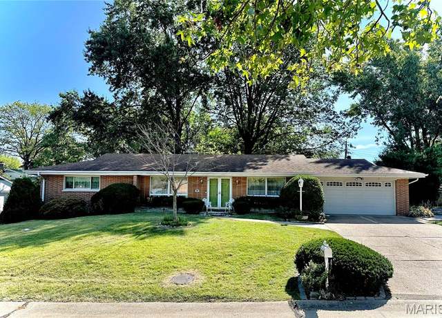 Property at 848 Berry Hill Dr, Olivette, MO 63132, 3 beds, 2.5 baths